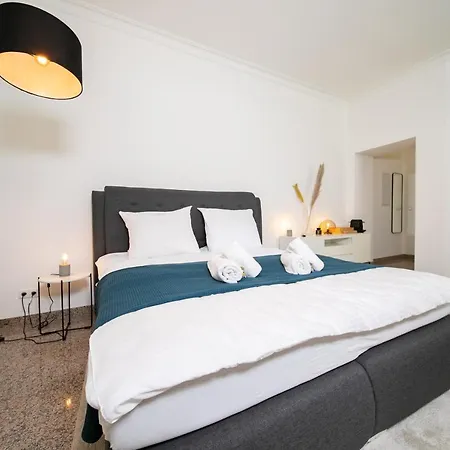 Favorite Stays - And - Appartement