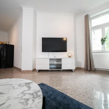 Favorite Stays - And - * Düsseldorf